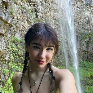 Meet your Posher, Kaelyn